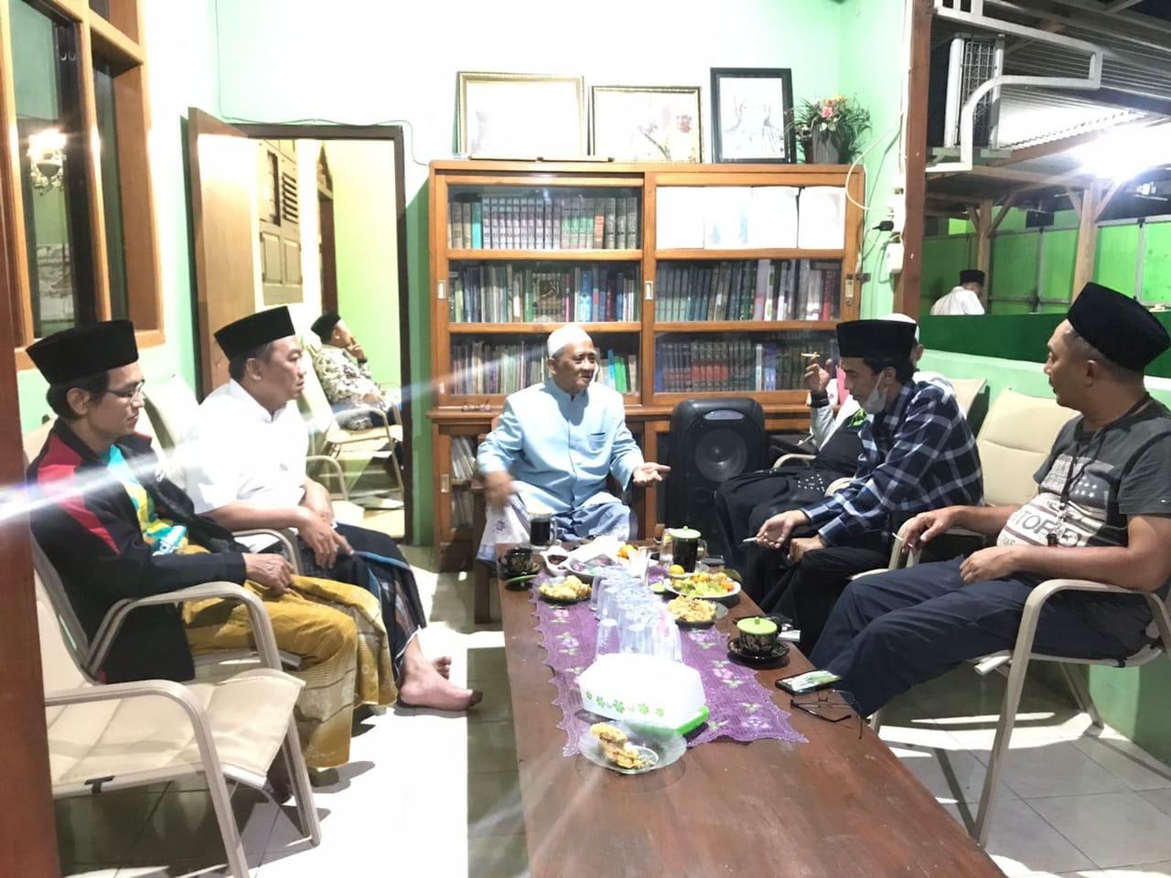 KH Abdul Matin Jawahir, tuan rumah saat Koordinasi Panitia Rapat Pleno PWNU Jawa Timur dan Musyawarah Alim Ulama di Ponpes Sunan Bejagung Semanding, Tuban. (Foto: MediaCenter NU Jatim)