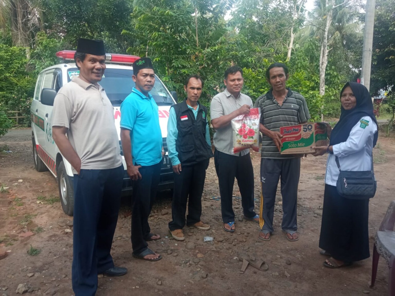 lpbinu berikan bantuan korban kebakaran