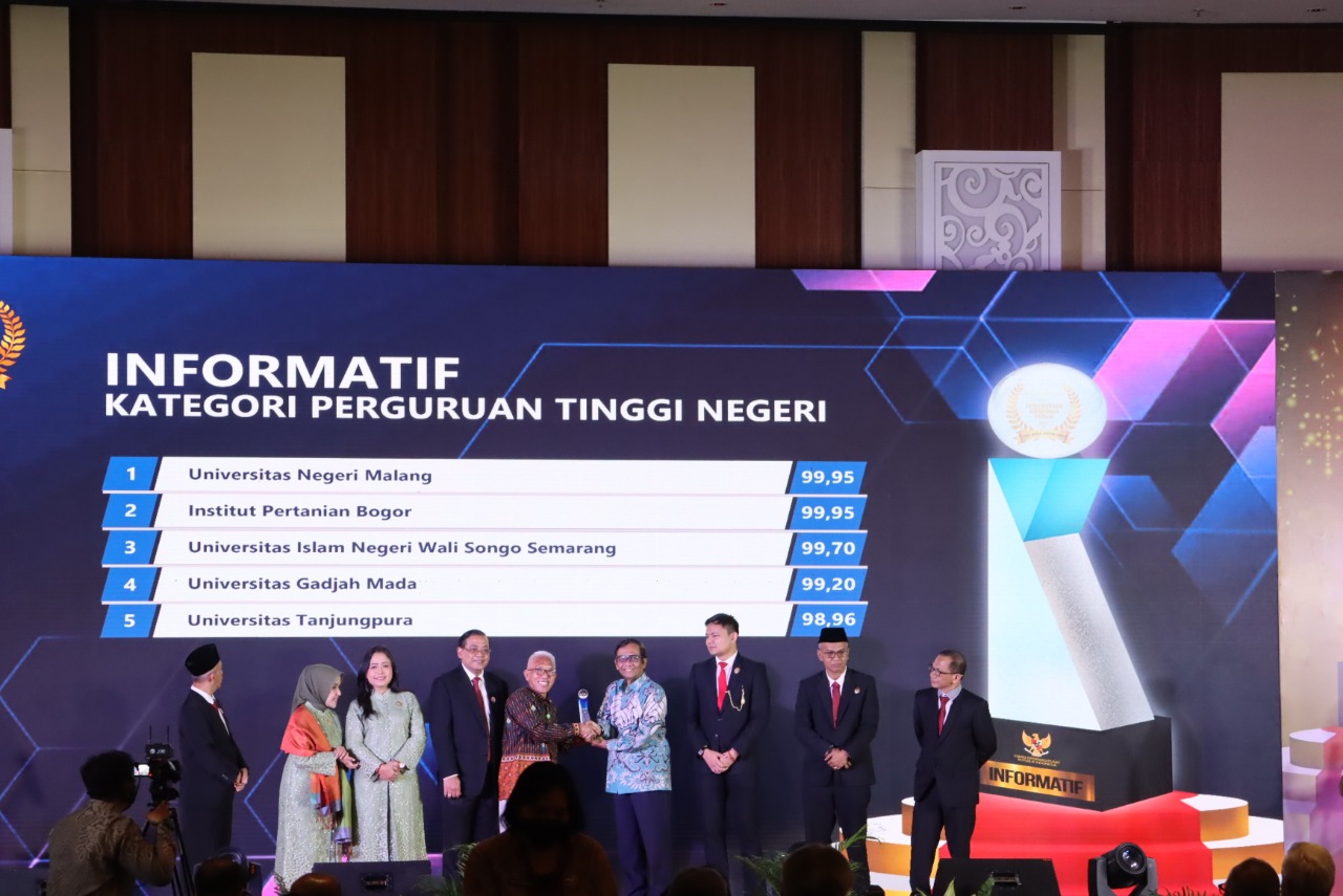Anugerah Keterbukaan Informasi Publik UIN Walisongo Semarang