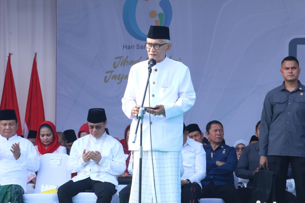 Pembacaan doa oleh oleh Rais 'Aam PBNU KH Miftachul Akhyar pada apel Hari Santri 202