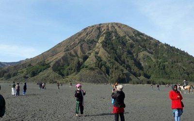 Larang Wisatawan Bawa Kembang Api di Gunung Bromo