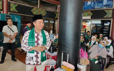 Dirjen Lepas 435 Jemaah Haji Kloter II Embarkasi Jakarta Pondok