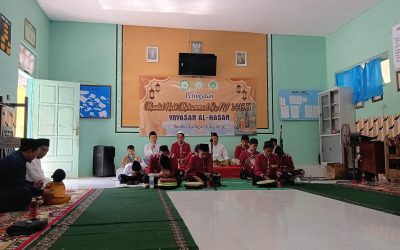 Penampilan Sholawat Al-Banjari Al-Muhtadin dalam peringatan Maulid Nabi (Foto: Aula/ Salman)