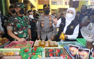 Forkopimda Jatim sidak harga minyak goreng di Pasar Soponyono Surabaya, Jawa Timur, Kamis kemarin.