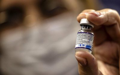 Vaksin COVID-19 dosis keempat di Indonesia disebut bakal dimulai pekan ini. (Foto ilustrasi: AP/Tsafrir Abayov)

Baca artikel detikHealth, "Vaksin COVID-19 Booster Kedua Mulai Pekan Ini, Siapa Saja yang Bisa Ikut?" selengkapnya https://health.detik.com/berita-detikhealth/d-6202975/vaksin-covid-19-booster-kedua-mulai-pekan-ini-siapa-saja-yang-bisa-ikut.

Download Apps Detikcom Sekarang https://apps.detik.com/detik/