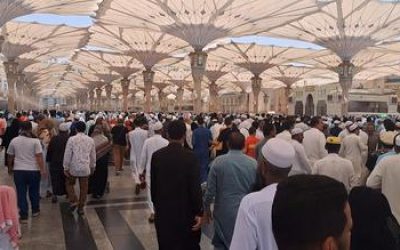 Shalat Jum'at Perdana di Masjid Nabawi (Dok. Liputan6)