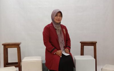 Kepala SMP Plus Al-Fatimah, Tutik Mariani,M.Pd