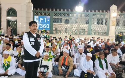 Jamaah haji Indonesia menunggu jadwal masuk Raudlah. (Foto: MCH2024)