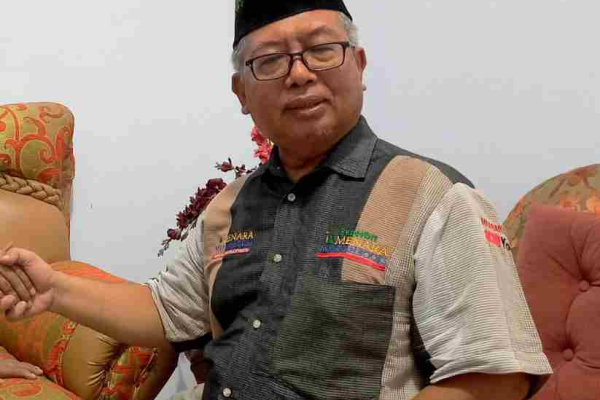 Drs. Husnu Mufid, M.PdI Ketua Takmir Musholla Al Ikhlas Jemurwonosari Wonocolo Surabaya