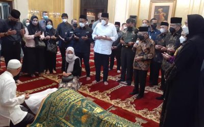 wakil-presiden-maruf-amin-saat-bertakziyah-ke-rumah-duka_220105133420-186